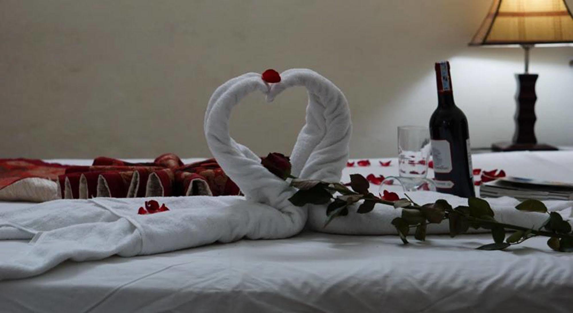 Hanoi Golden Moon Guest House & Travel Kültér fotó
