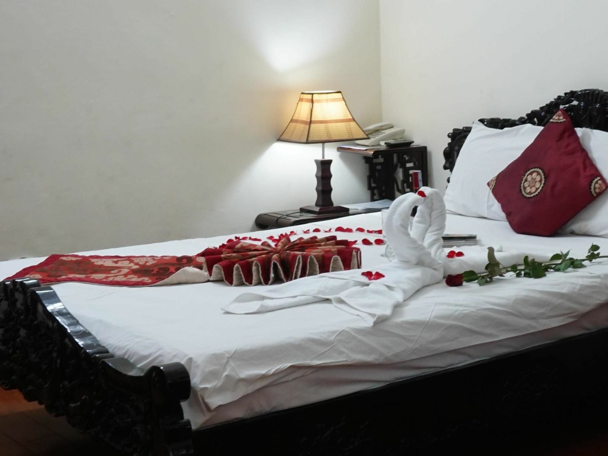Hanoi Golden Moon Guest House & Travel Kültér fotó